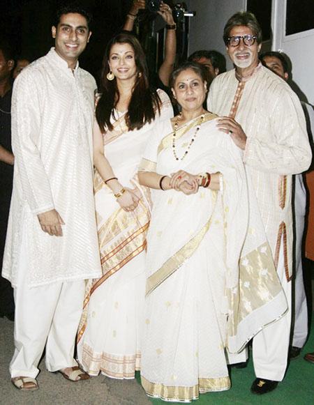 the-bachchans-all-dressed-in-immaculate-white-grea-13177305654b285b8454d4a6