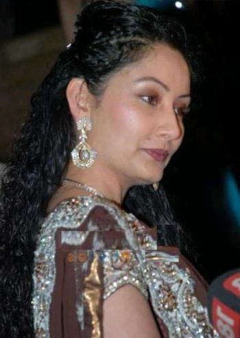 u8 Manyata-Dutt