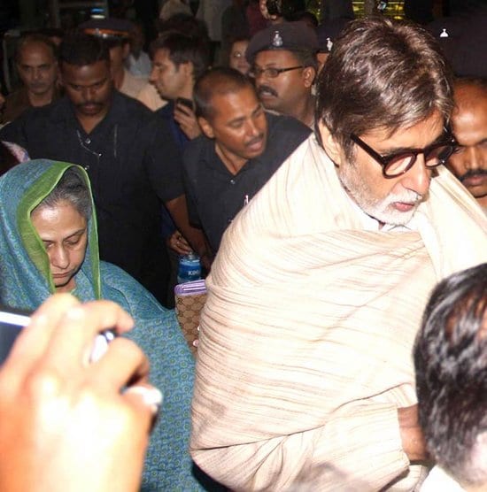 Amitabh Bachchan, Jaya Bachchan, Abhishek Bachchan and Aishwarya Rai Bachchan at the Temple