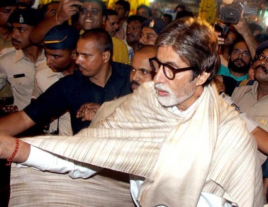 Amitabh Bachchan, Jaya Bachchan, Abhishek Bachchan and Aishwarya Rai Bachchan at the Temple