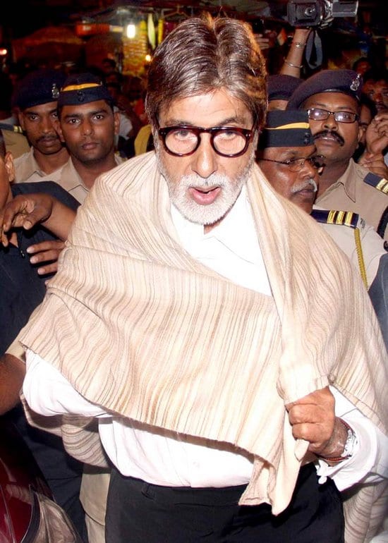 Amitabh Bachchan, Jaya Bachchan, Abhishek Bachchan and Aishwarya Rai Bachchan at the Temple