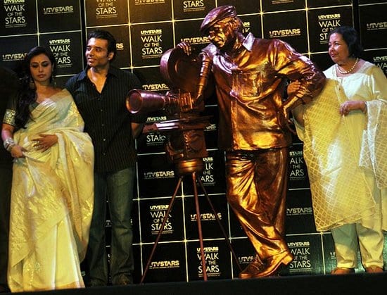 Rani Mukherjee, Pamela Chopra, Vaibhavi Merchant, Parineeti Chopra and Uday Chopra Reveal the Yash Chopra Statue at the Walk Of The Stars