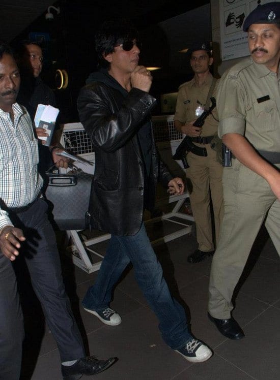 Shah Rukh Khan & Katrina Kaif Spotted at the Airport Leaving for Muscat