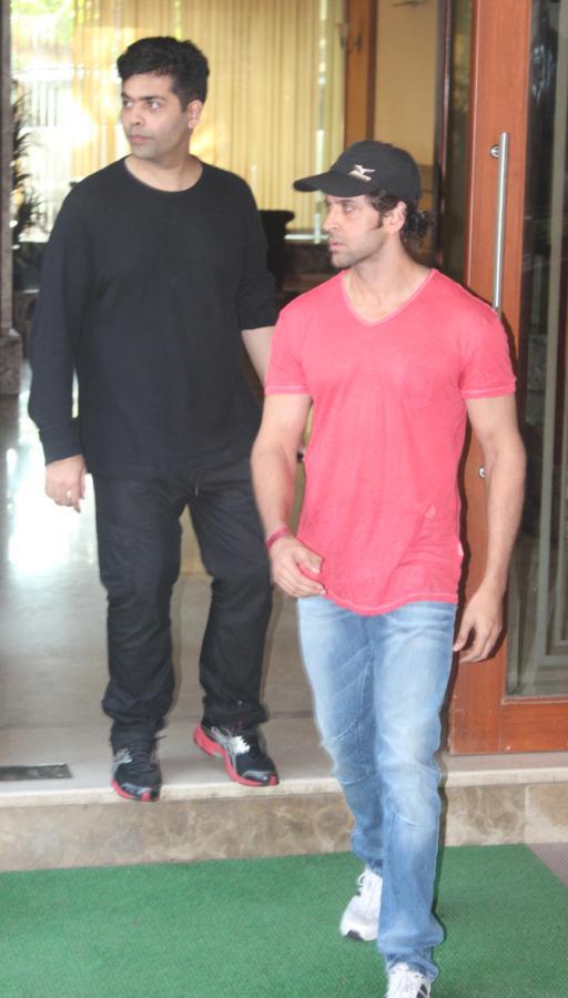 Hrithik Roshan Spotted at Sanjay Dutt's Residence