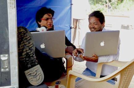 Shah Rukh Khan and Deepika Padukone Spotted on the sets of Chennai Express