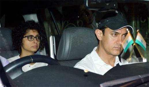 Aamir Khan, his wife Kiran Rao, his mother and his sister visit Jiah Khan's Home