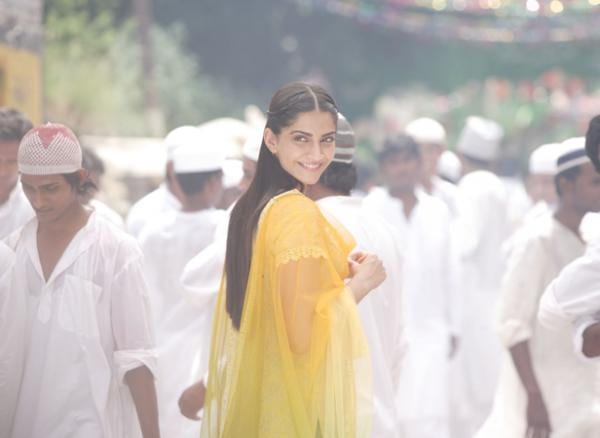 Abhay Deol, Dhanush and Sonam Kapoor in Raanjhanaa