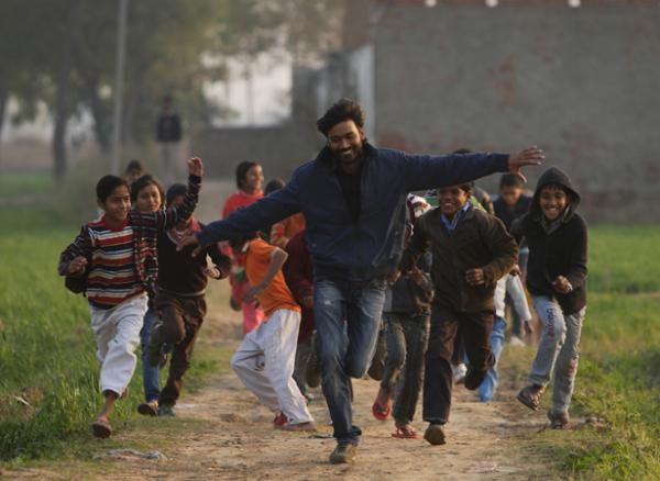 Abhay Deol, Dhanush and Sonam Kapoor in Raanjhanaa