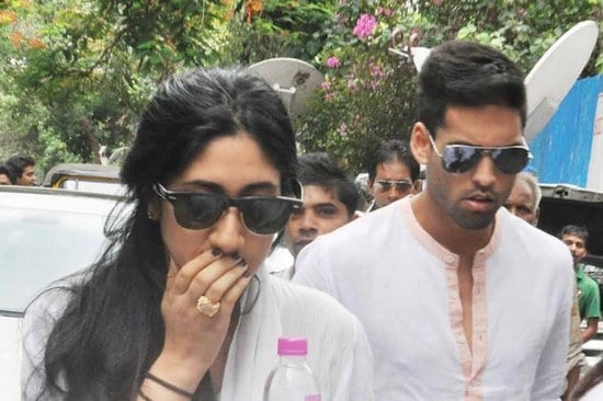 Jiah Khan's mother and sisters, Siddharth Mallya, Nagma, Urvashi Dholakia, Deepak Parashar, Aditya Pancholi, Sooraj Pancholi, Riteish Deshmukh, Ranjeet and Sophie at Jiah Khan's funeral