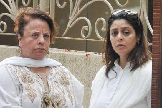 Jiah Khan's mother and sisters, Siddharth Mallya, Nagma, Urvashi Dholakia, Deepak Parashar, Aditya Pancholi, Sooraj Pancholi, Riteish Deshmukh, Ranjeet and Sophie at Jiah Khan's funeral