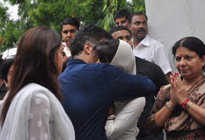 Shah Rukh Khan, Karan Johar, Ranbir Kapoor, Ranveer Singh, Manish Malhotra, Puneet Malhotra and Deepika Padukone at Priyanka Chopra' Father Funerall