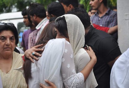 Shah Rukh Khan, Karan Johar, Ranbir Kapoor, Ranveer Singh, Manish Malhotra, Puneet Malhotra and Deepika Padukone at Priyanka Chopra' Father Funeral