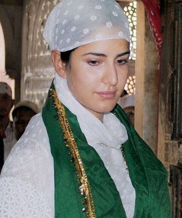 Katrina Kaif Spotted at Salim Chishti's Dargah