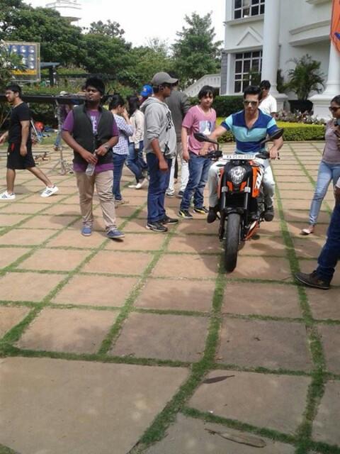 Varun Dhawan and Ileana D'Cruz on the sets of Main Tera Hero