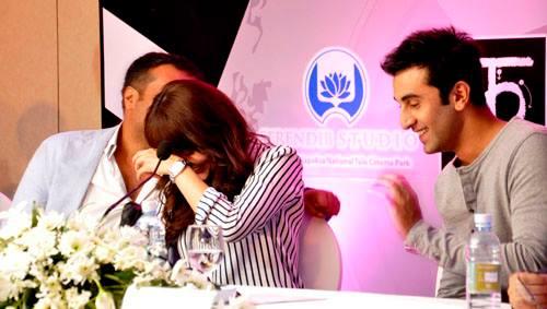 Ranbir Kapoor, Anushka Sharma and Anurag Kashyap at the Bombay Velvet Press Meet