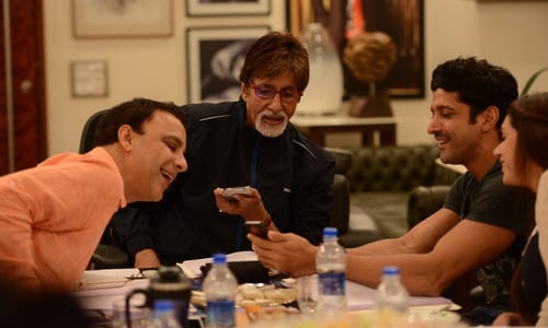 Amitabh Bachchan, Farhan Akhtar, Aditi Rao Hydari and Vidhu Vinod Chopra at the Bachchan's Home