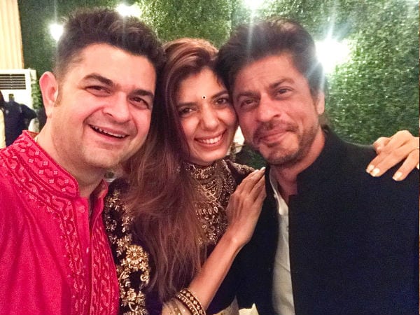 Aishwarya Rai, Shah Rukh Khan and Gauri Khan at Bachchans Diwali Party