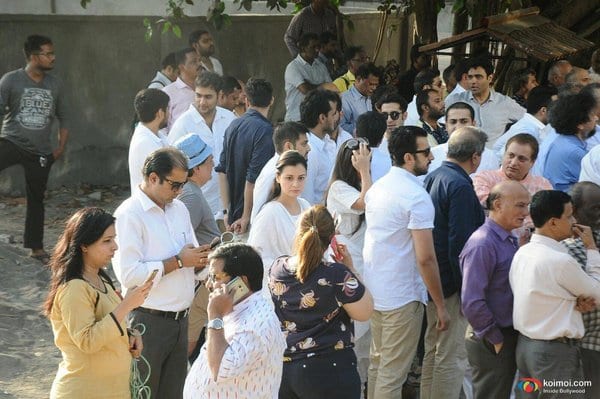 Bollywood Celebrities attend the Funeral of Vinod Khanna