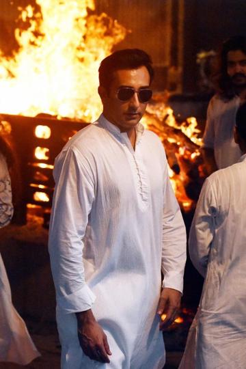 Bollywood Celebrities attend the Funeral of Vinod Khanna