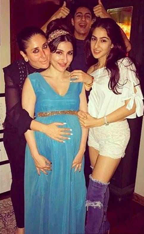 sofa-ali-khan-kareena-sara