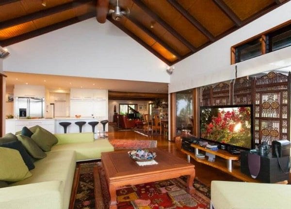 Celebrity Homes- Chris Hemsworth and Elsa Patakyghout-property